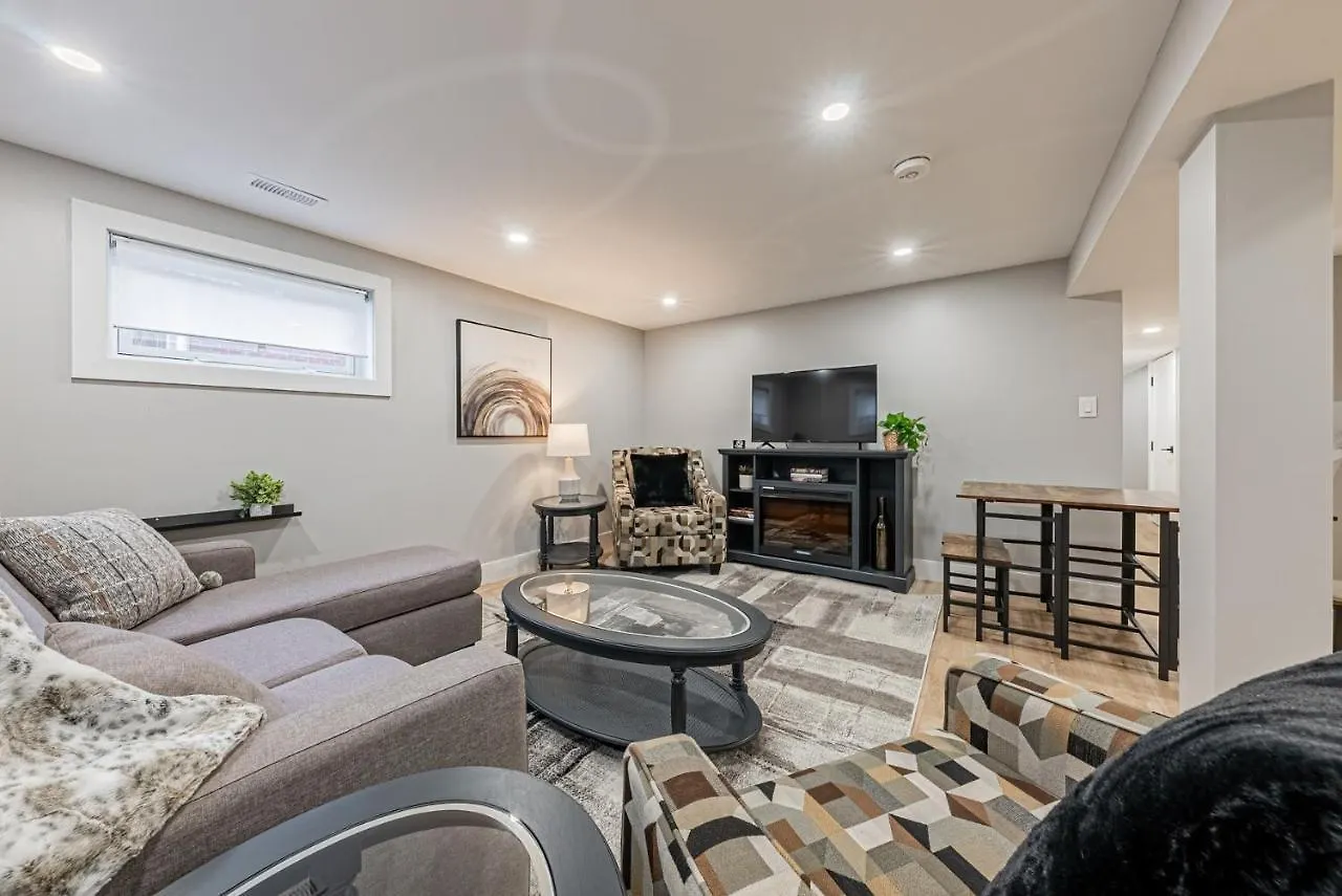 Hamilton Mountain Duplex On Winchester Blvd 0*,  Canada