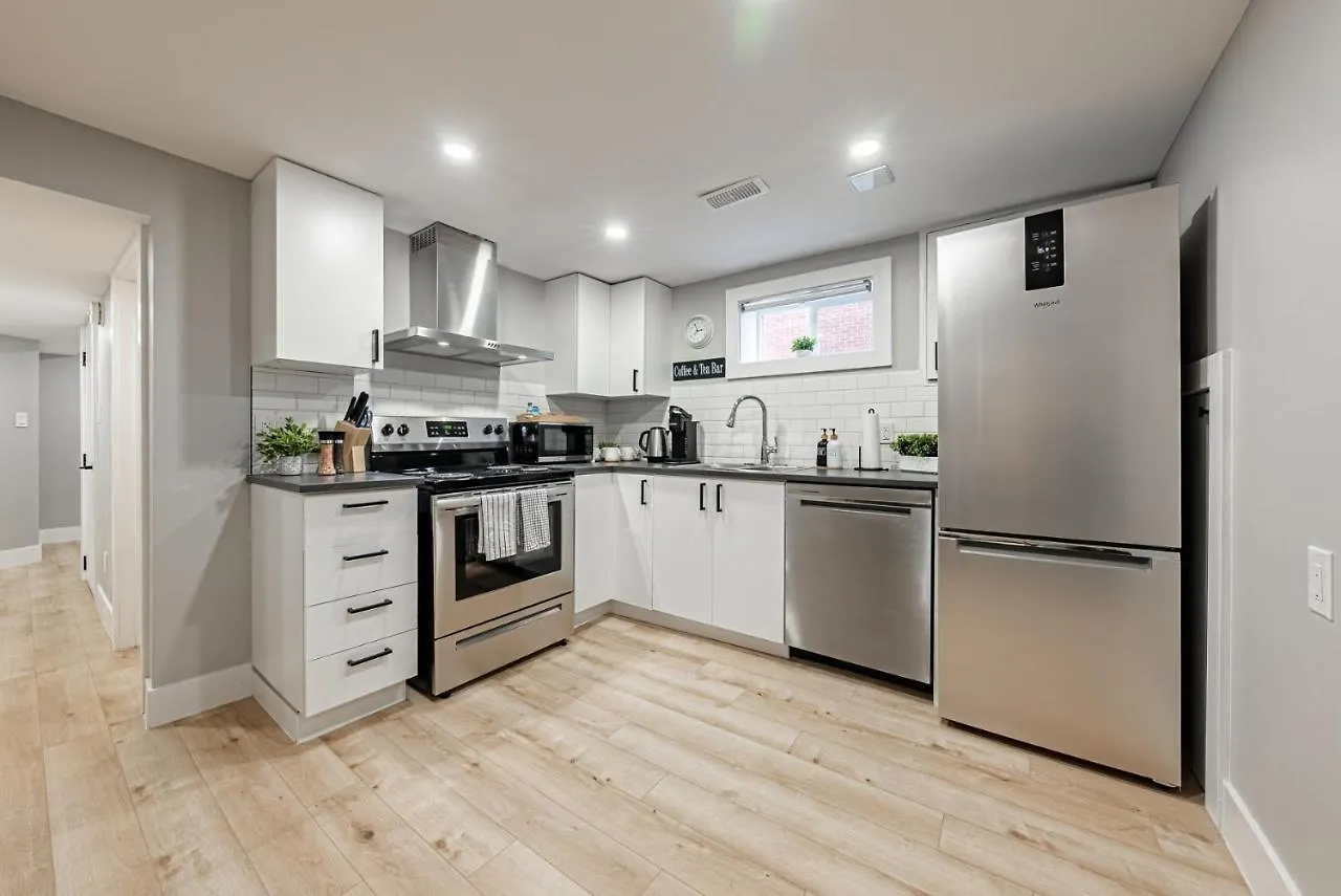 Hamilton Mountain Duplex On Winchester Blvd Daire